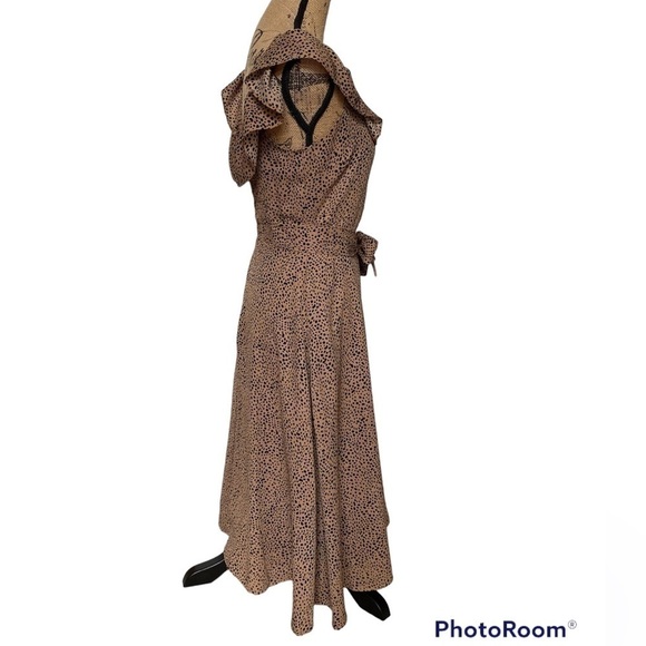 Reset By Jane Women’s Size Medium Tan Black Ruffle Shoulder Tie Waist Dress NEW - Picture 5 of 9